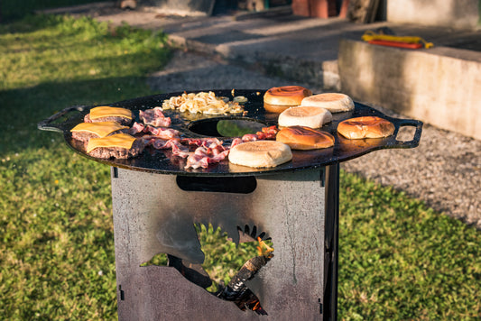 Komplett Set: Feuertonne, Grillplatte, Bodenwanne und Steak-Aufsatz mit Wunschmotiven